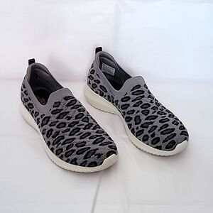 Skechers Memory Foam Stretch Size 7